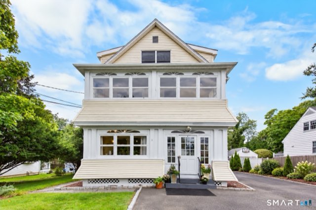 19 Maple Avenue North, Westport