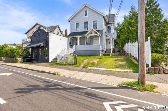 12 Fort Point Street, Norwalk