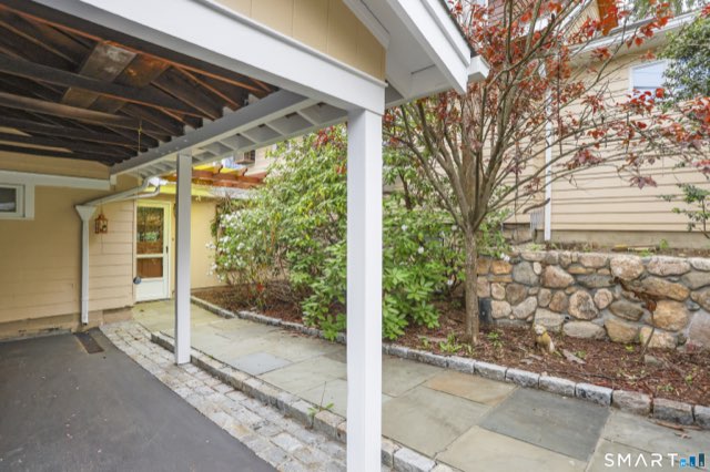 15 Summit Place, Stamford