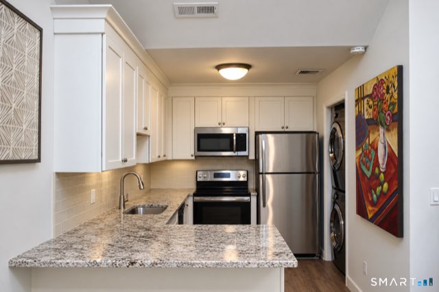 2289 Bedford Street, Stamford