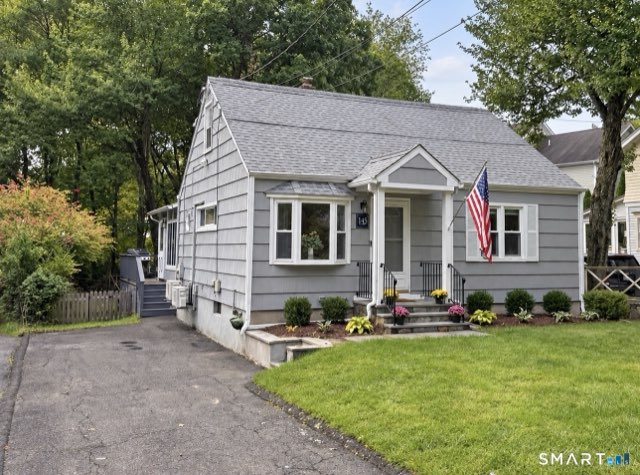 145 West Avenue, Darien
