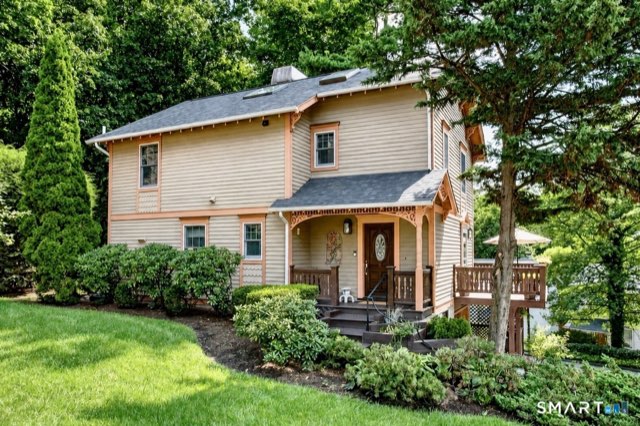 23 Blue Mountain Ridge, Norwalk