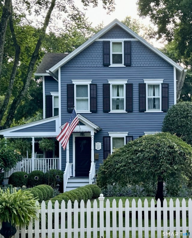 233 Rowayton Avenue, Norwalk