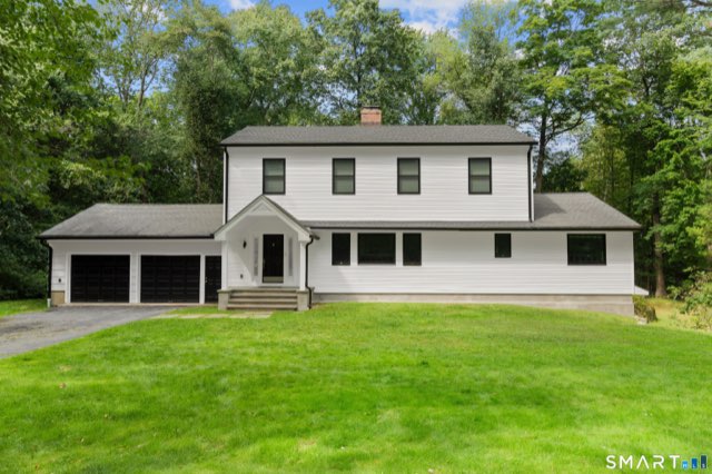 8 Rising Road, Norwalk
