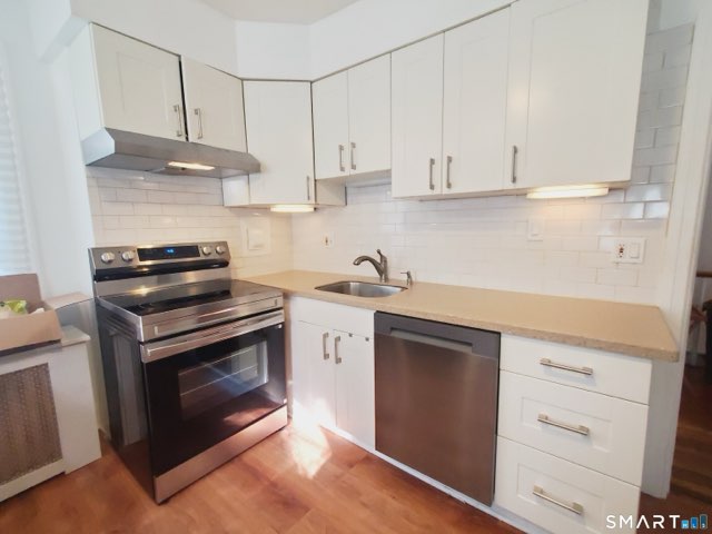 43 Mohegan Avenue, Stamford
