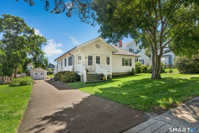 13 Chestnut Street, Darien