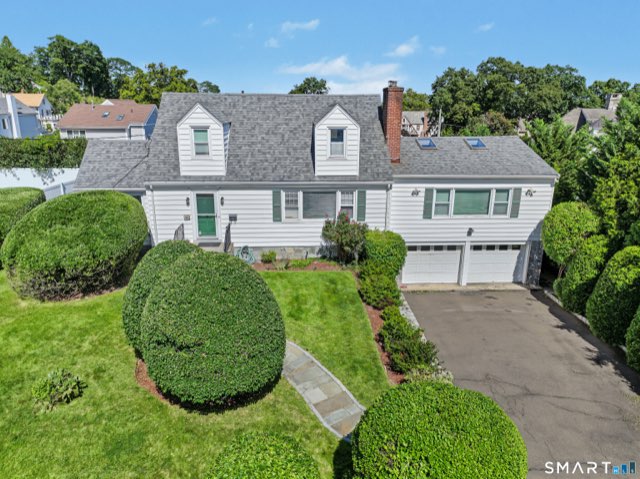 90 Rockledge Drive, Stamford