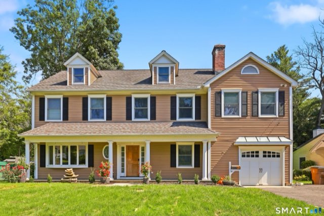 97 Meadowpark Avenue North, Stamford