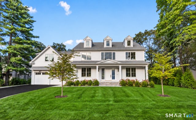 24 Oak Grove Place, New Canaan