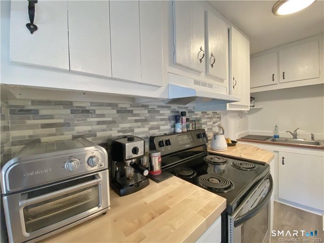 16 Ruby Street, Norwalk