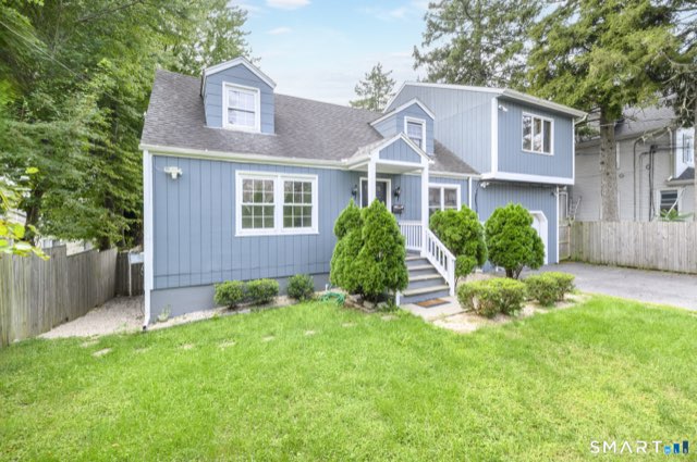 34 Pine Hill Avenue, Stamford