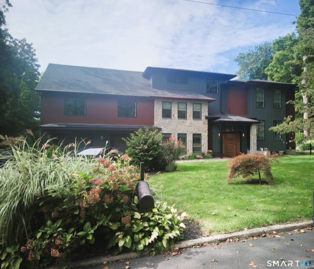 35 Huckleberry Drive South, Norwalk