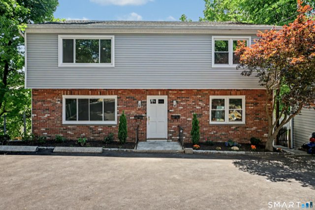 80 Coolidge Avenue, Stamford