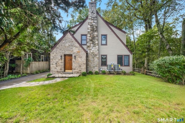 415 West Avenue, Darien