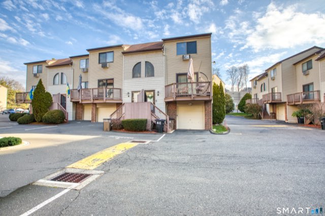 60 Lawn Avenue, Stamford