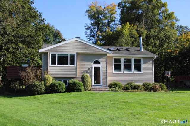 28 Surrey Drive, Norwalk