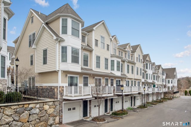 85 Camp Avenue, Stamford