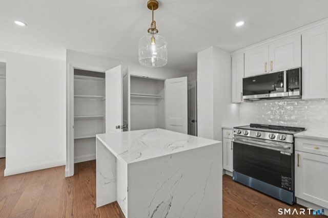 1525 East Putnam Avenue, Greenwich