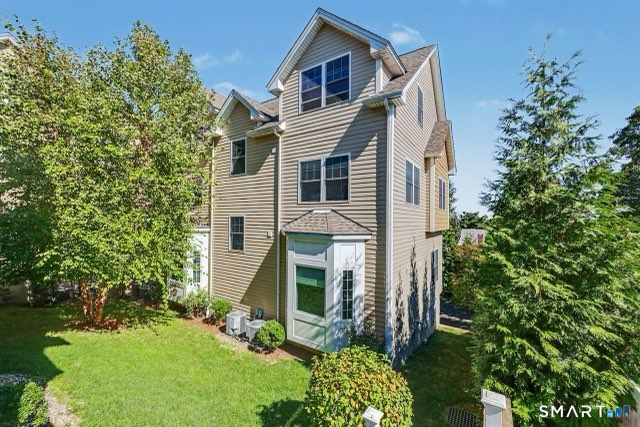 108 Seaside Avenue, Stamford