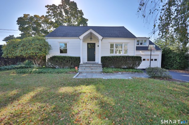 14 Maple Avenue South, Westport